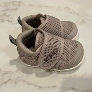 Stonz Size 4 Cruiser Sneakers in “Dune”